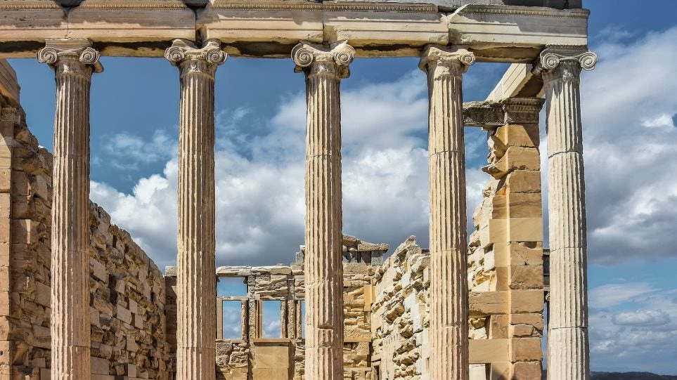 Εντυπωσιασμένοι οι Αμερικανοί πράκτορες από την Αθήνα (βίντεο)